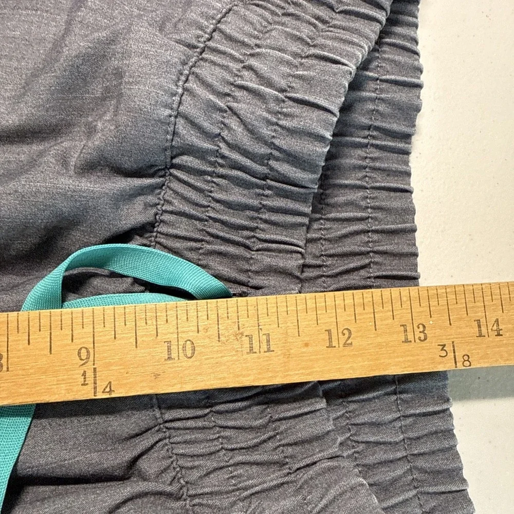 Figs Technical Collection Gray Womens Cargo Scrubs Pants Size Medium Nursing